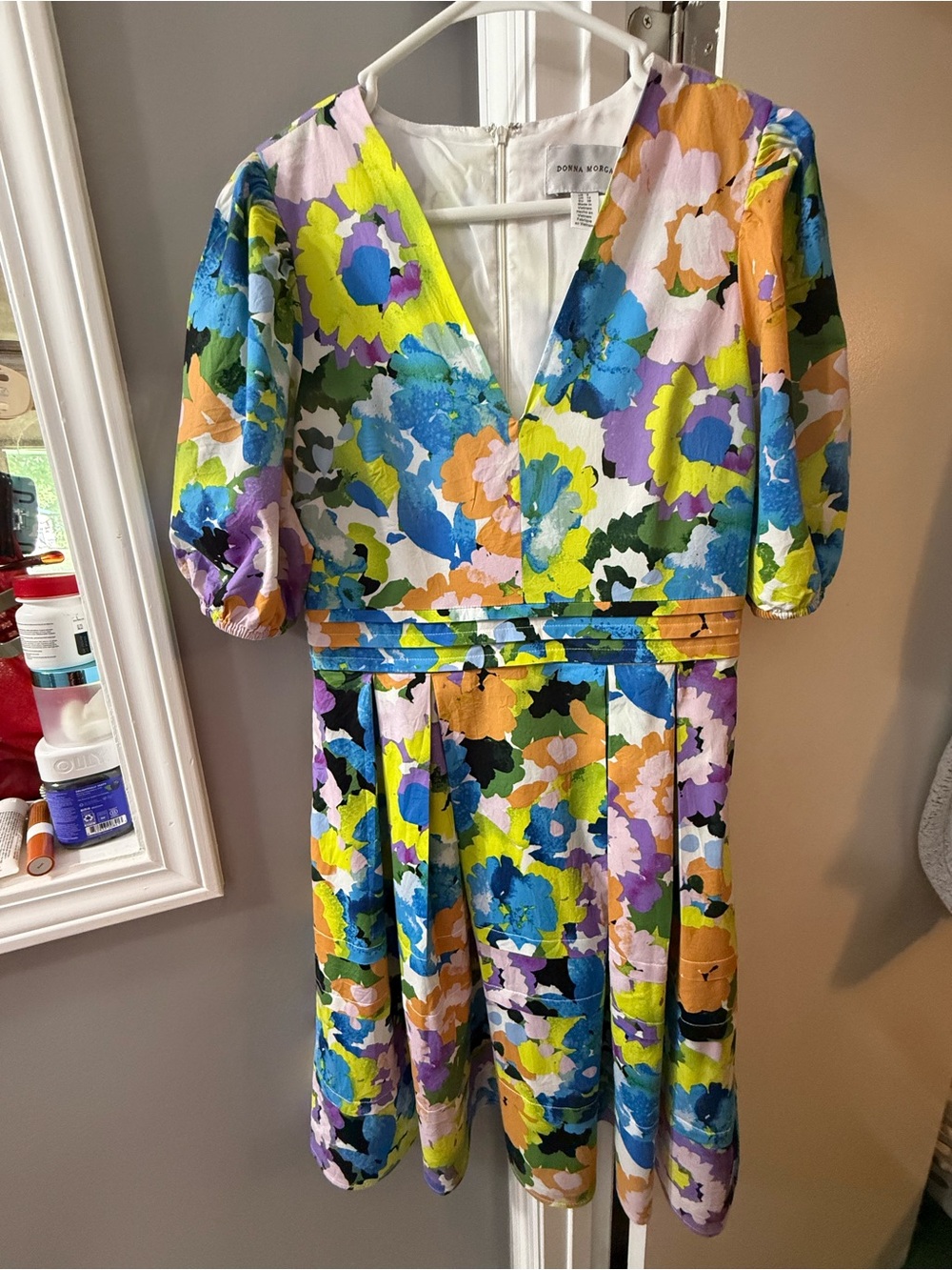 Donna Morgan Multi-Color Floral V-Neck Puff Sleeve Dress